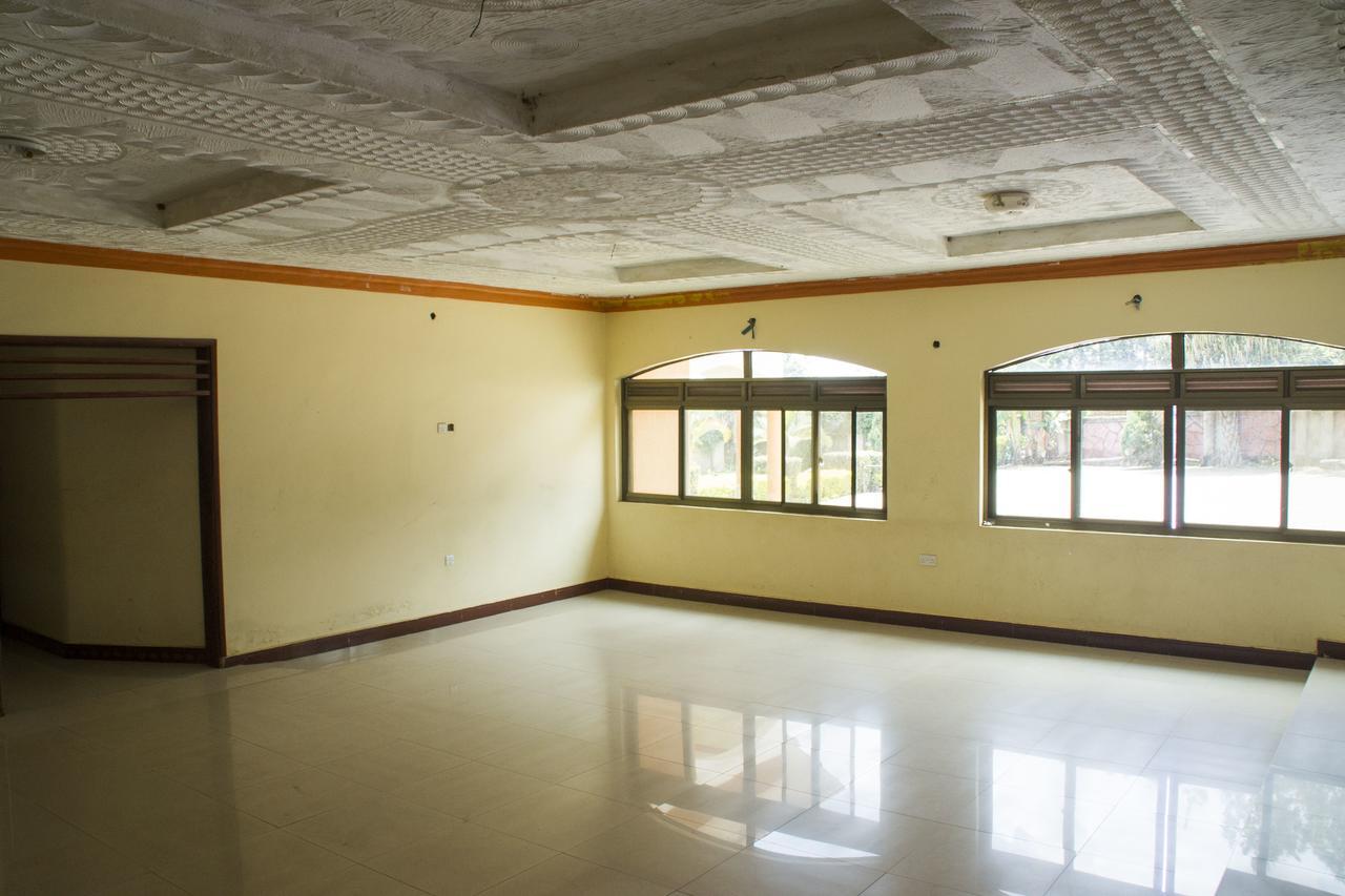 Rays Hotel Mbarara Exterior foto